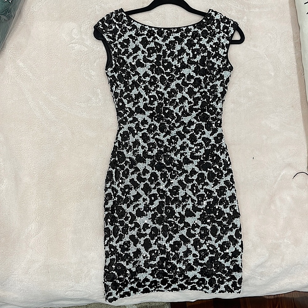 Guess dress, mini, size 0, perfect for occasion, party